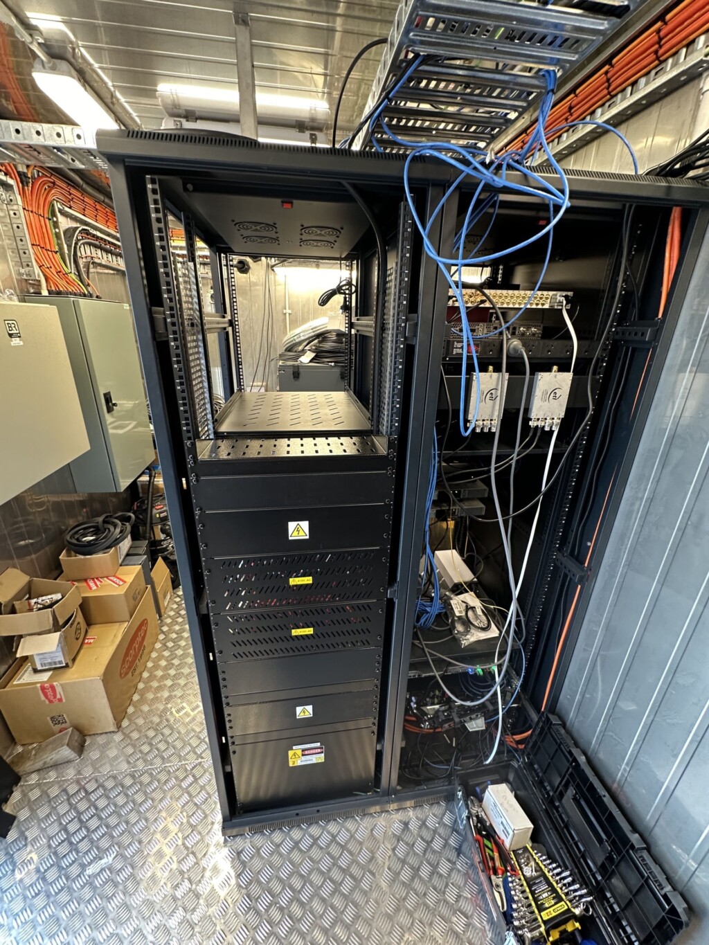 ept-speedcast-critical-power-solutions-scaled-e1738568314465
