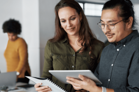 Marketing-automation-tools-Team-using-using-tools-to-help-with-work