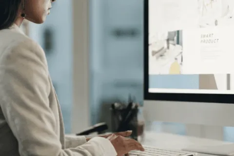 Website-Health-Woman-browsing-a-website-through-a-computer-600x400